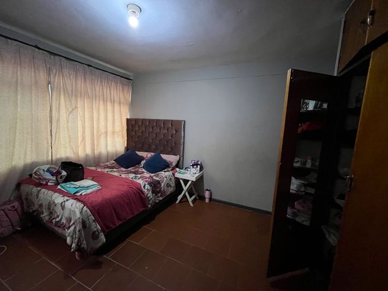 Modern 2 - Bedroom Apartment - Ideal for first time buyers & Investors  - Photo 9