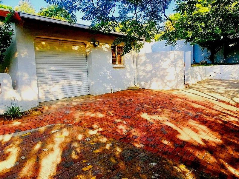 Retreat with Exceptional Income Potential - Photo 2