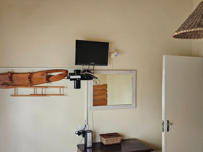 Fully furnished/unfurnished farm living - Photo 4