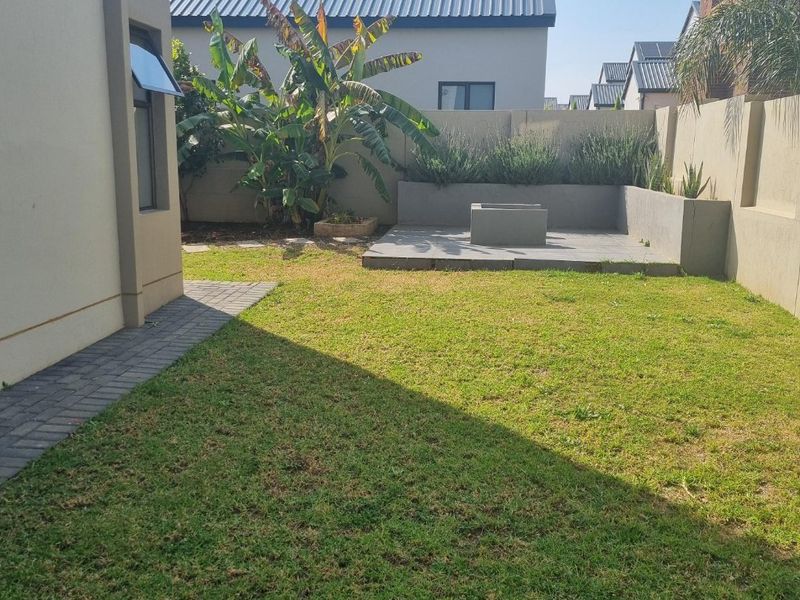 BEAUTIFUL MODERN DUBBLE STOREY HOUSE - Photo 3