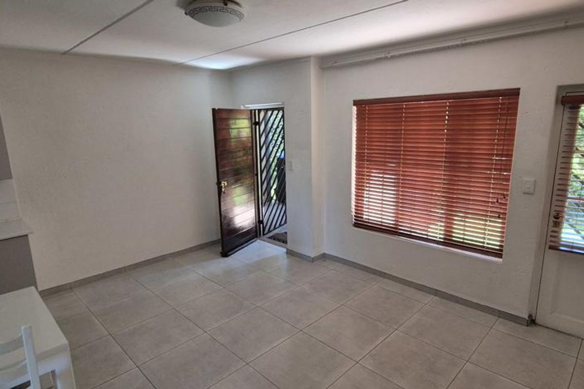 Modern 1 Bedroom Investment Apartment with Mountain Views - Photo 5