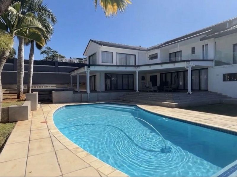 Elegant Coastal Living with Panoramic Sea Views in Prestigious La Lucia - Photo 3