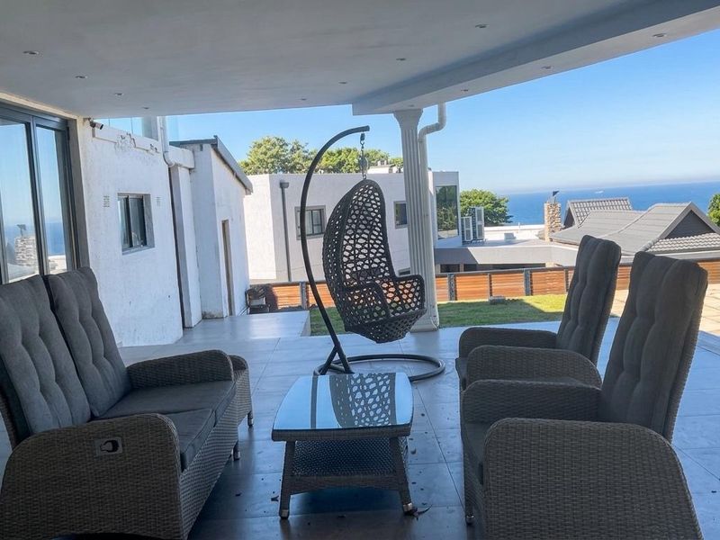 Elegant Coastal Living with Panoramic Sea Views in Prestigious La Lucia - Photo 5