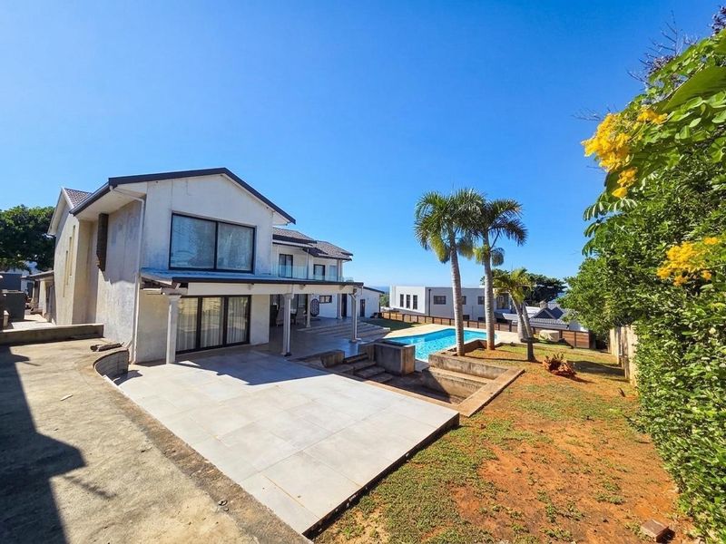 Elegant Coastal Living with Panoramic Sea Views in Prestigious La Lucia - Photo 4