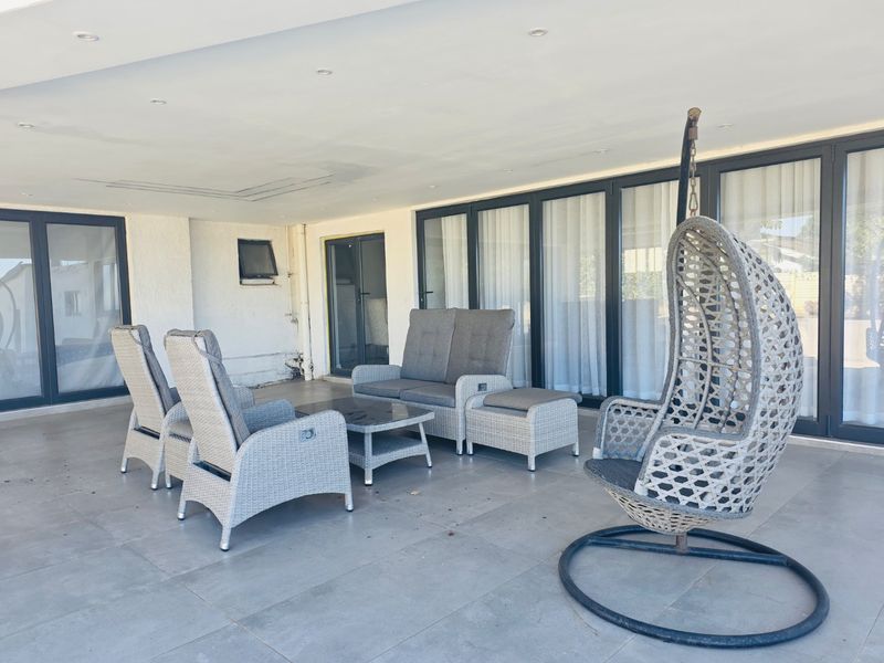 Elegant Coastal Living with Panoramic Sea Views in Prestigious La Lucia - Photo 6