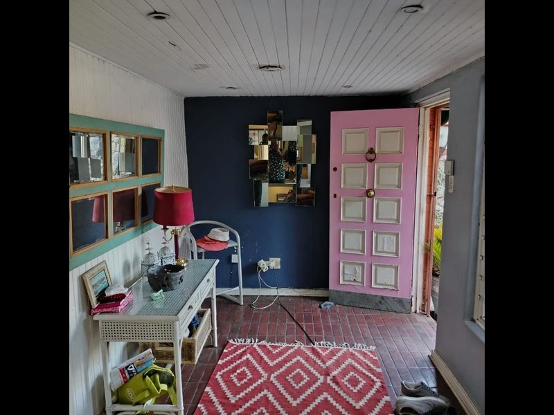 A Sanctuary in Kew: Solar & Borehole-Powered 4-Bed Home with Pool - Photo 2