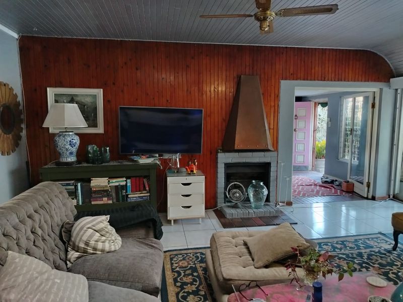 A Sanctuary in Kew: Solar & Borehole-Powered 4-Bed Home with Pool - Photo 5