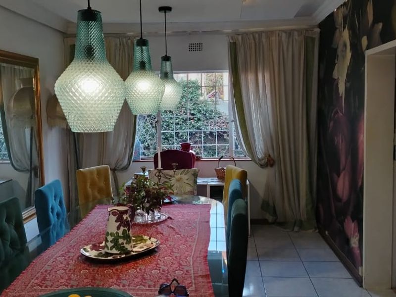 A Sanctuary in Kew: Solar & Borehole-Powered 4-Bed Home with Pool - Photo 6