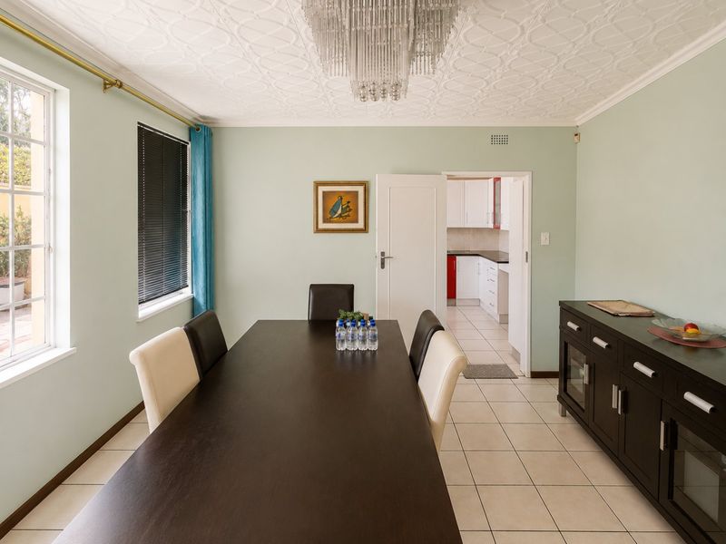Elegant Edenglen home with space and security in sought after boomed off area! - Photo 10