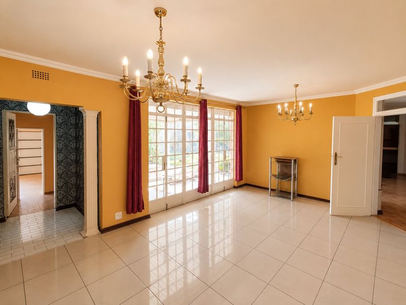 Elegant Edenglen home with space and security in sought after boomed off area! - Photo 8