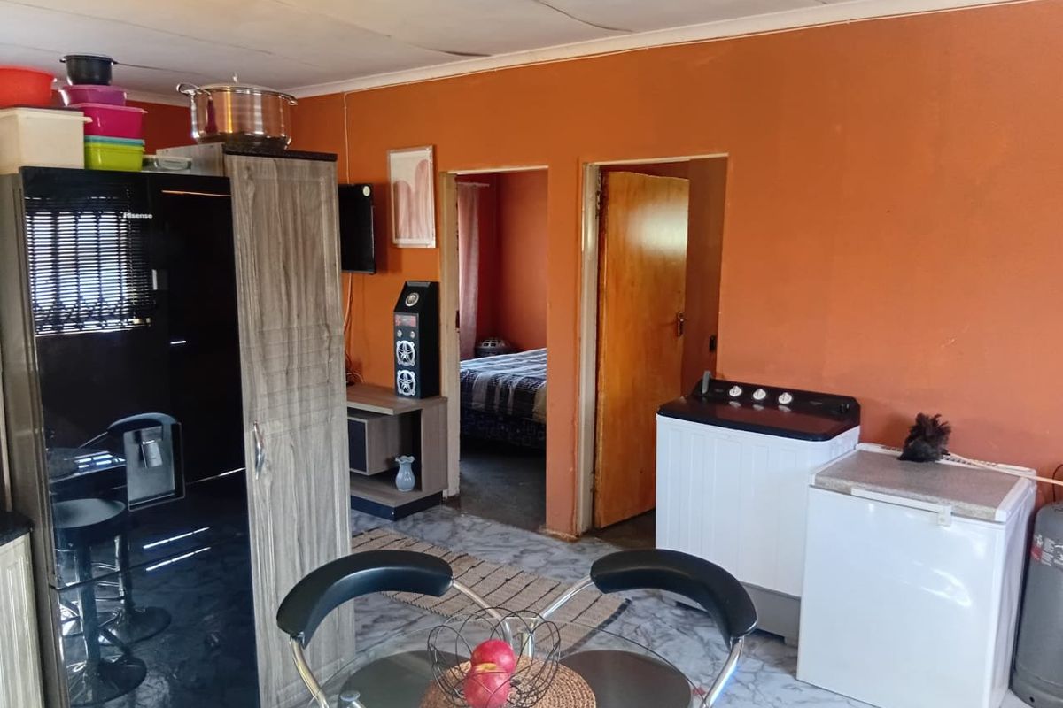 4-Room House for sale in Lusaka - Affordable Opportuniy for 1st time Buyers - Photo 4
