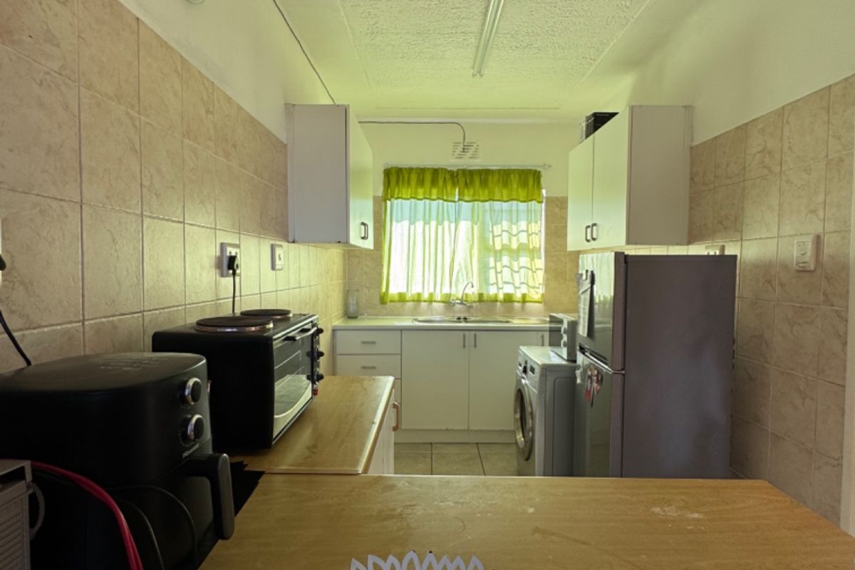 Spacious 2-Bedroom Apartment for rent in Sought-After Boston Bellville  - Photo 5