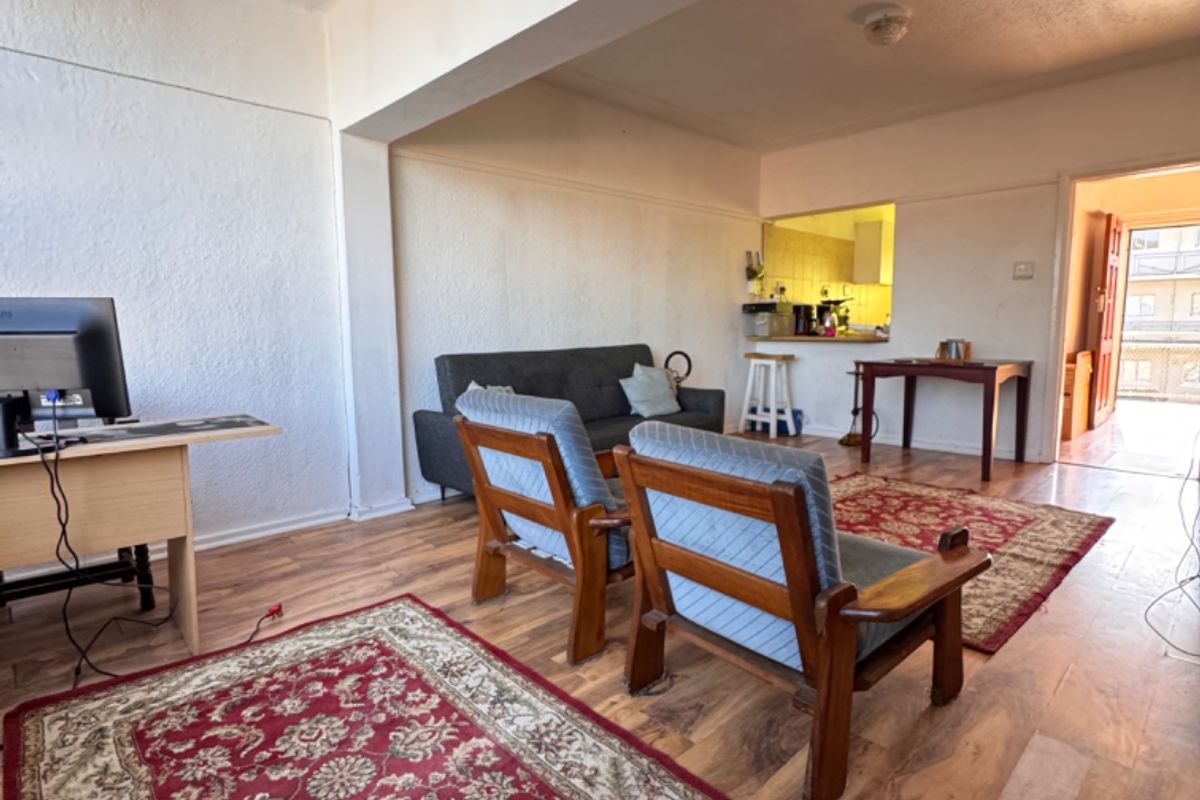 Spacious 2-Bedroom Apartment for rent in Sought-After Boston Bellville  - Photo 2