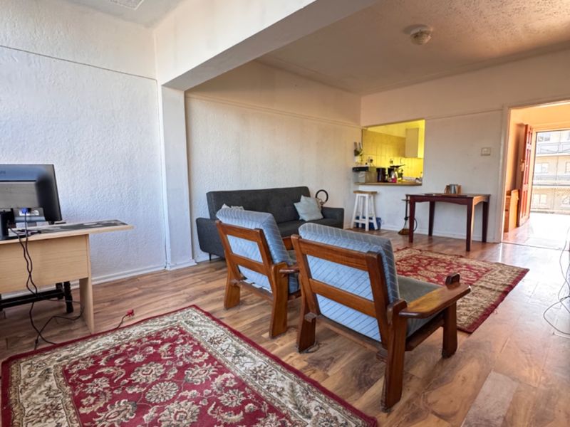 Spacious 2-Bedroom Apartment for rent in Sought-After Boston Bellville  - Photo 2