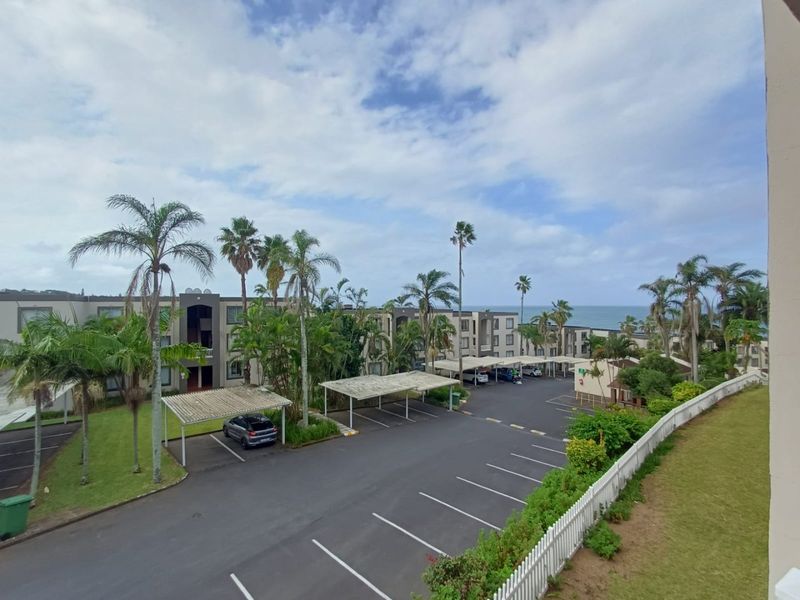 Renovated 2 bedroom apartment with direct beach access - Photo 3