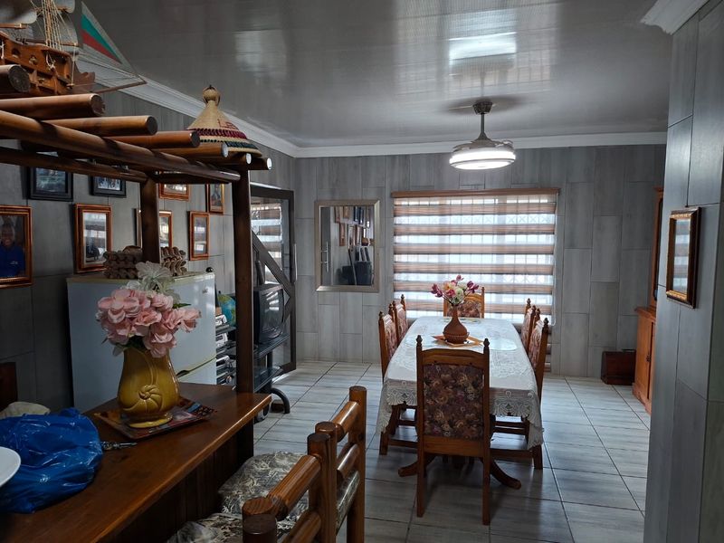 3 bedroom house with ensuite for sale in Mountain View  - Photo 8