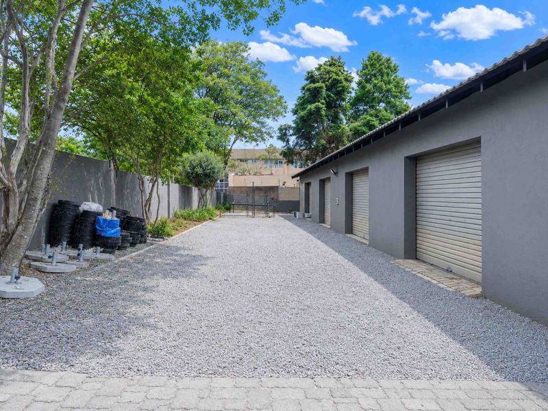 The perfect home, home based business, commercial or investment property - Photo 6