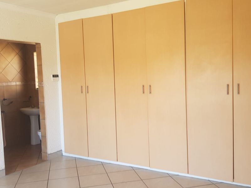 Lovely 3-Bedroom Family Home for Sale - Photo 8