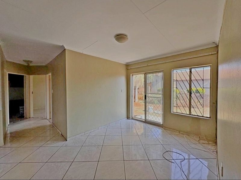 Lovely 3-Bedroom Family Home for Sale - Photo 5