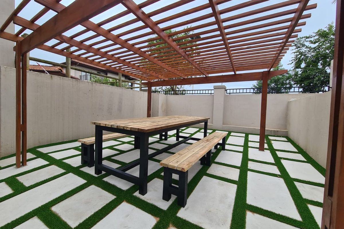 Renovated Garden Apartment in a Secure Izinga Estate for rent. - Photo 2
