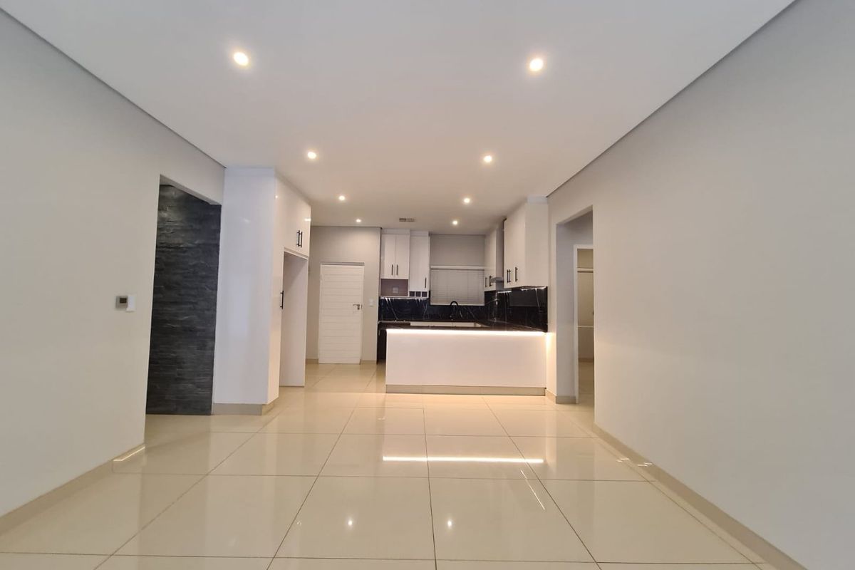 Renovated Garden Apartment in a Secure Izinga Estate for rent. - Photo 3