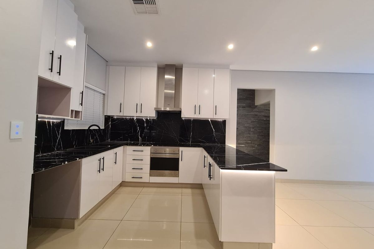 Renovated Garden Apartment in a Secure Izinga Estate for rent. - Photo 5