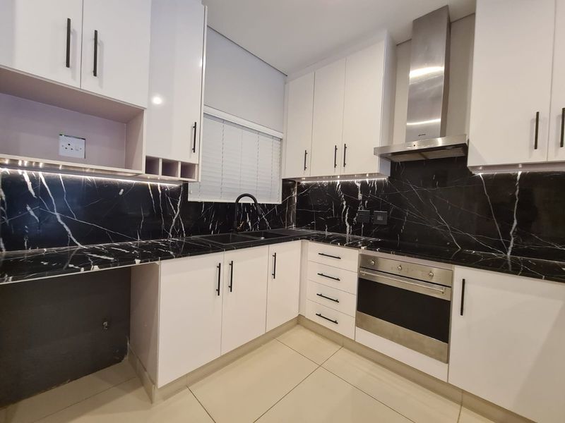 Renovated Garden Apartment in a Secure Izinga Estate for rent. - Photo 6