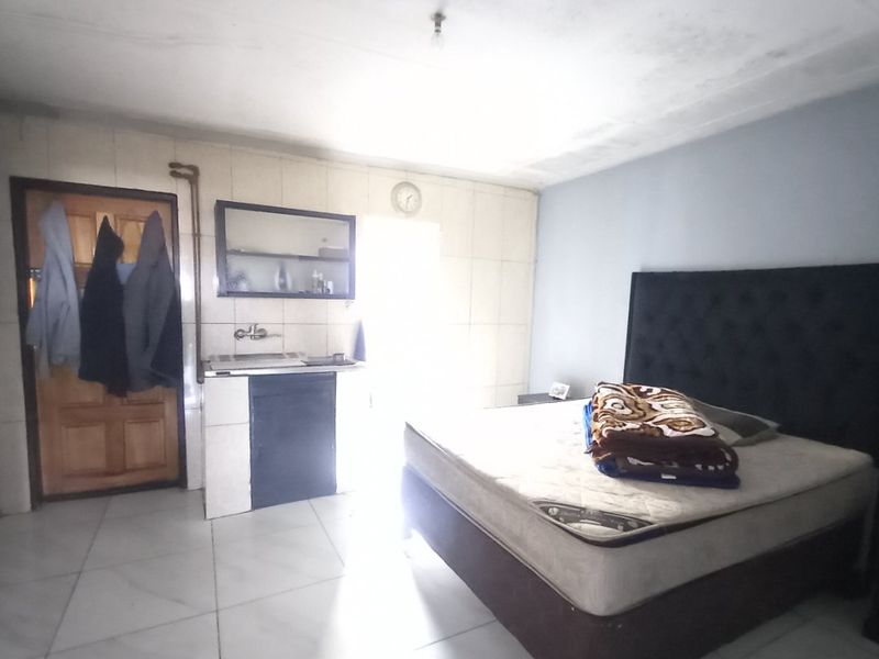 7 Bed House in Actonville for Sale - Photo 4