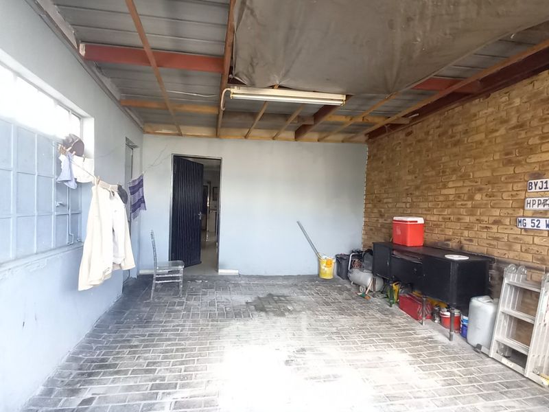 7 Bed House in Actonville for Sale - Photo 10