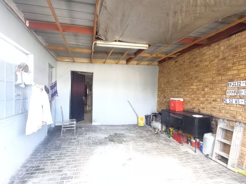 7 Bed House in Actonville for Sale - Photo 9