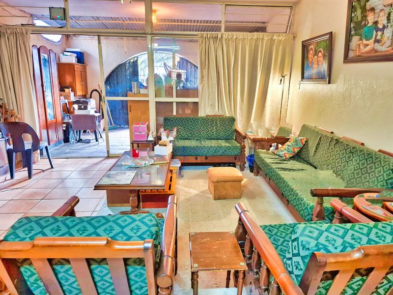 Charming Double-Storey Family Home | 3 Bedrooms | Sinoville, Pretoria - Photo 10
