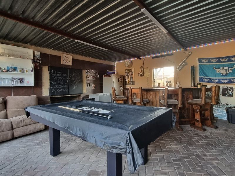 Generous Four-Bedroom Home with Entertainment Area, Pool and 2 Lapas - Photo 2