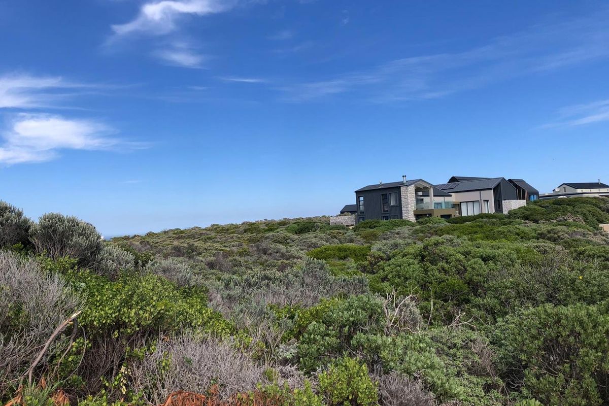 For Sale: Elevated Coastal Stand with Ocean Views. - Photo 3