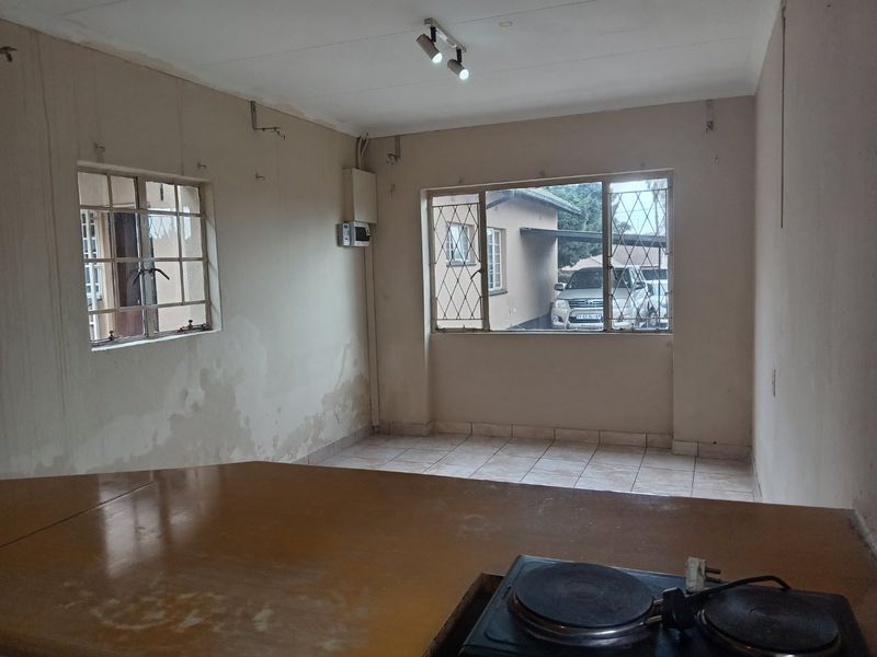 Spacious Garden cottage to Let in Kew - Photo 4