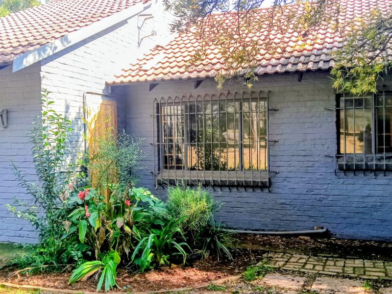 Wake Up to Nature Every Day – Charming 2-Bedroom Home on a Beautiful Agricultural Holding!"  - Photo 2