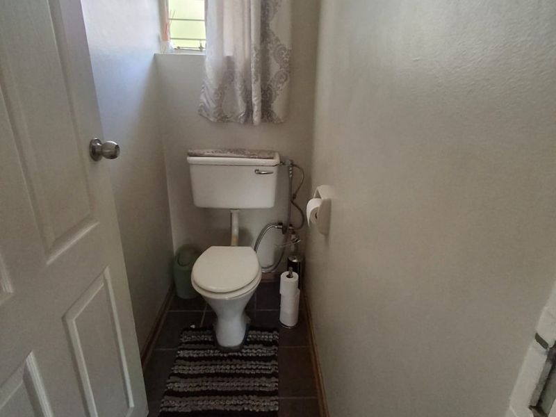 4-Bedroom Home with Modern Comforts in Thabazimbi - Photo 8
