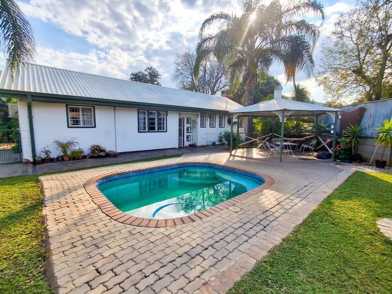 4-Bedroom Home with Modern Comforts in Thabazimbi - Photo 1