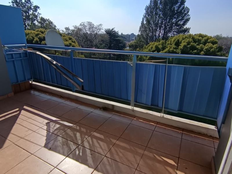 2 Bed Affordable Apartment with Great Potential - Photo 9