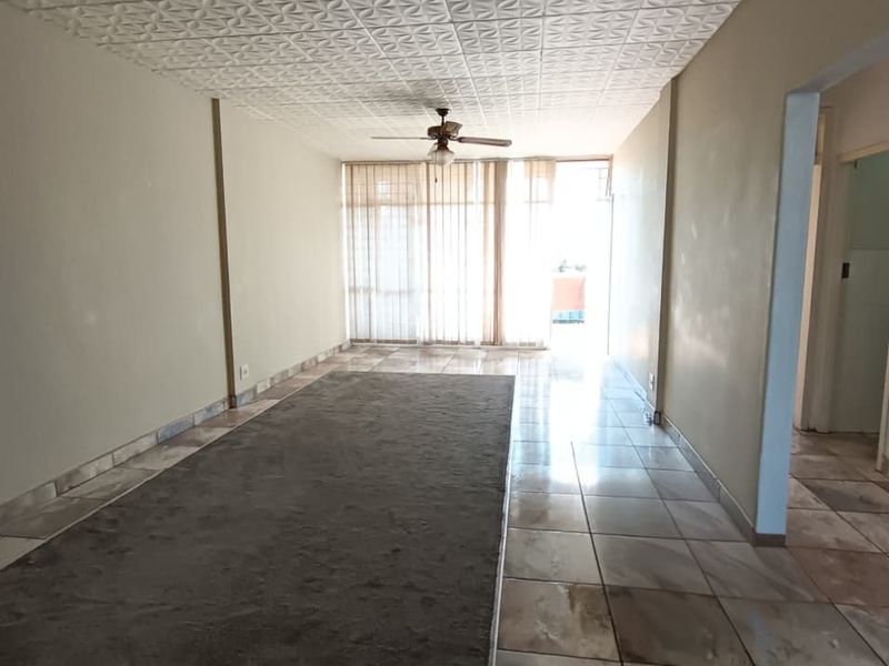 2 Bed Affordable Apartment with Great Potential - Photo 7