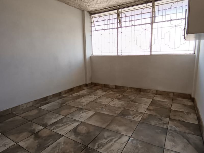 2 Bed Affordable Apartment with Great Potential - Photo 6