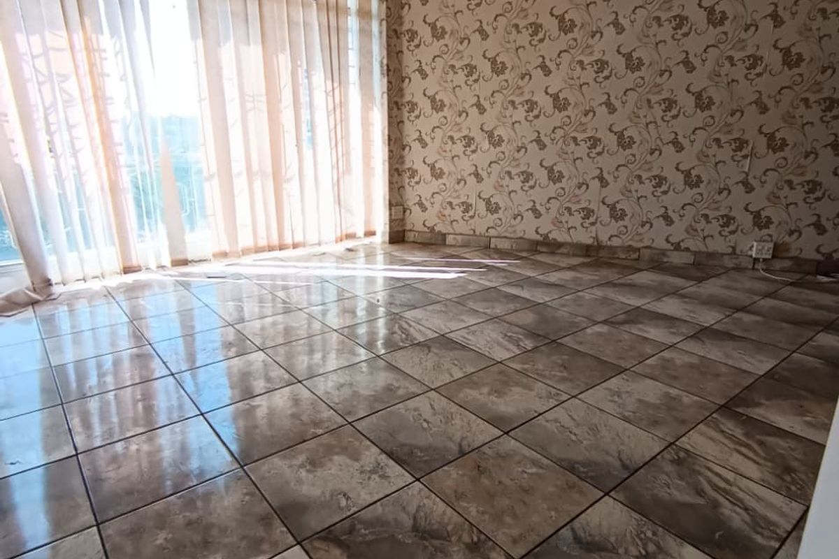 2 Bed Affordable Apartment with Great Potential - Photo 4
