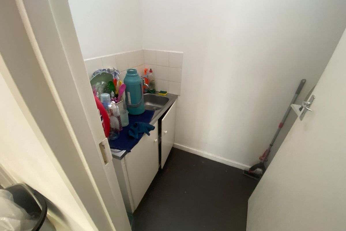 46m2 Commercial to Let  - Photo 3