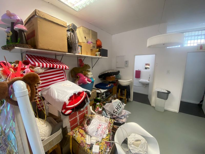 46m2 Commercial to Let  - Photo 2
