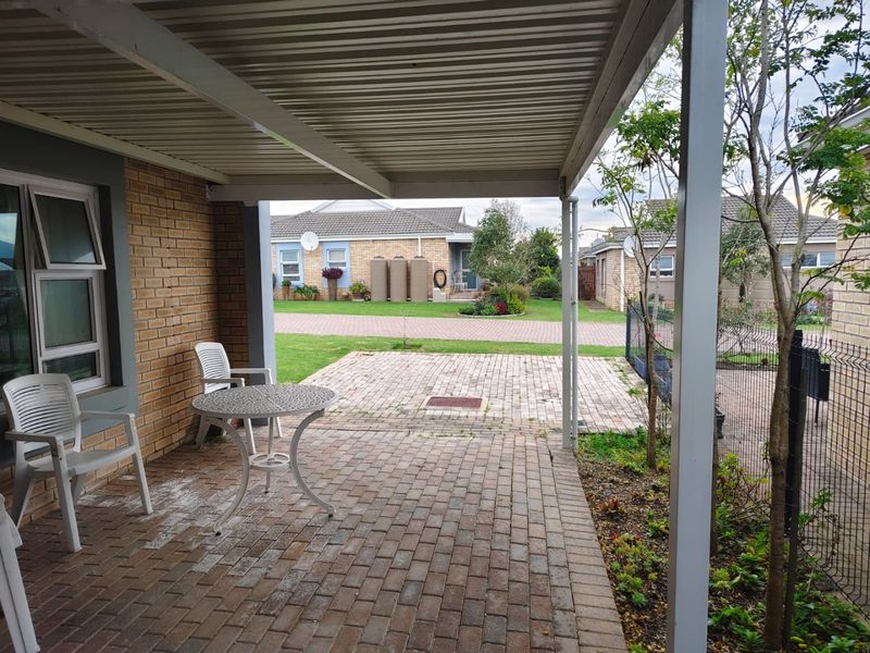 Independent retirement,  convenience and lifestyle @ Groenkloof - Photo 2