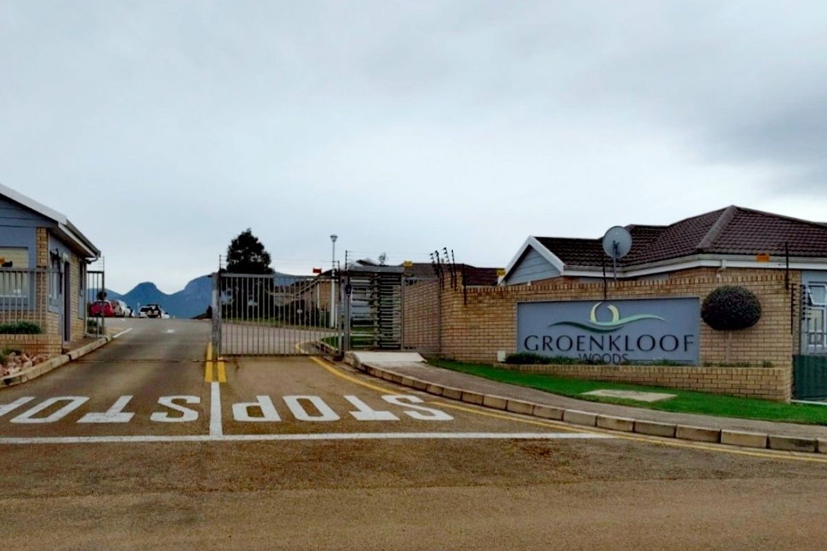 Independent retirement,  convenience and lifestyle @ Groenkloof - Photo 3