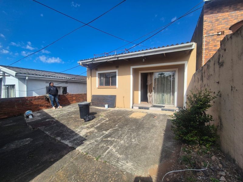 2 Bedroom house for sale in Merebank R850,000 - Photo 5