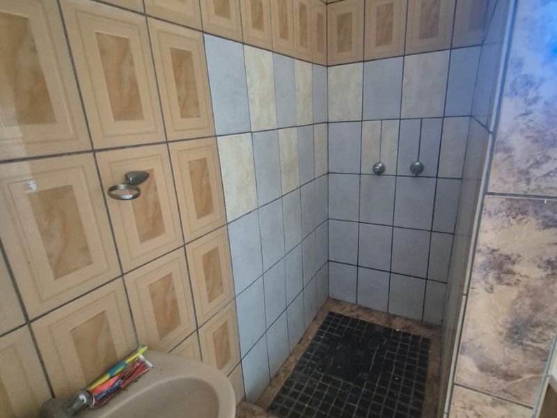 2 Bedroom house for sale in Merebank R850,000 - Photo 10