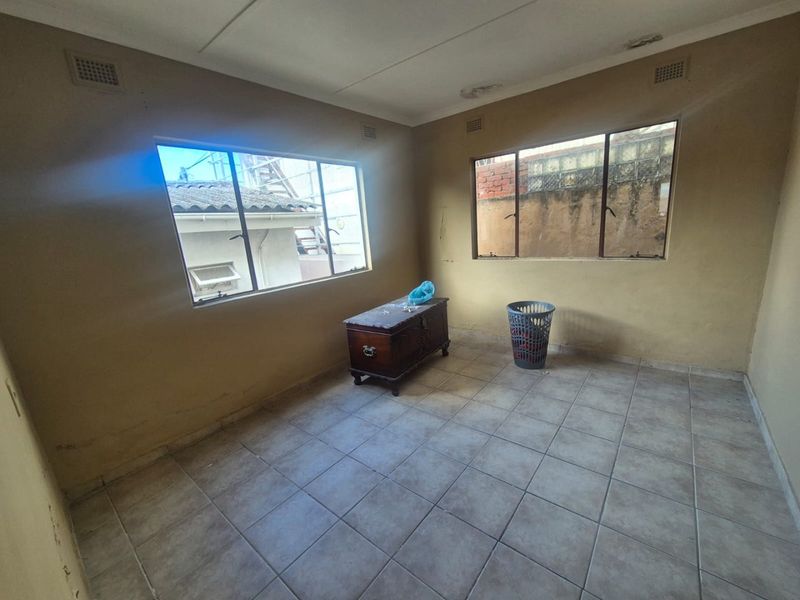 2 Bedroom house for sale in Merebank R850,000 - Photo 9