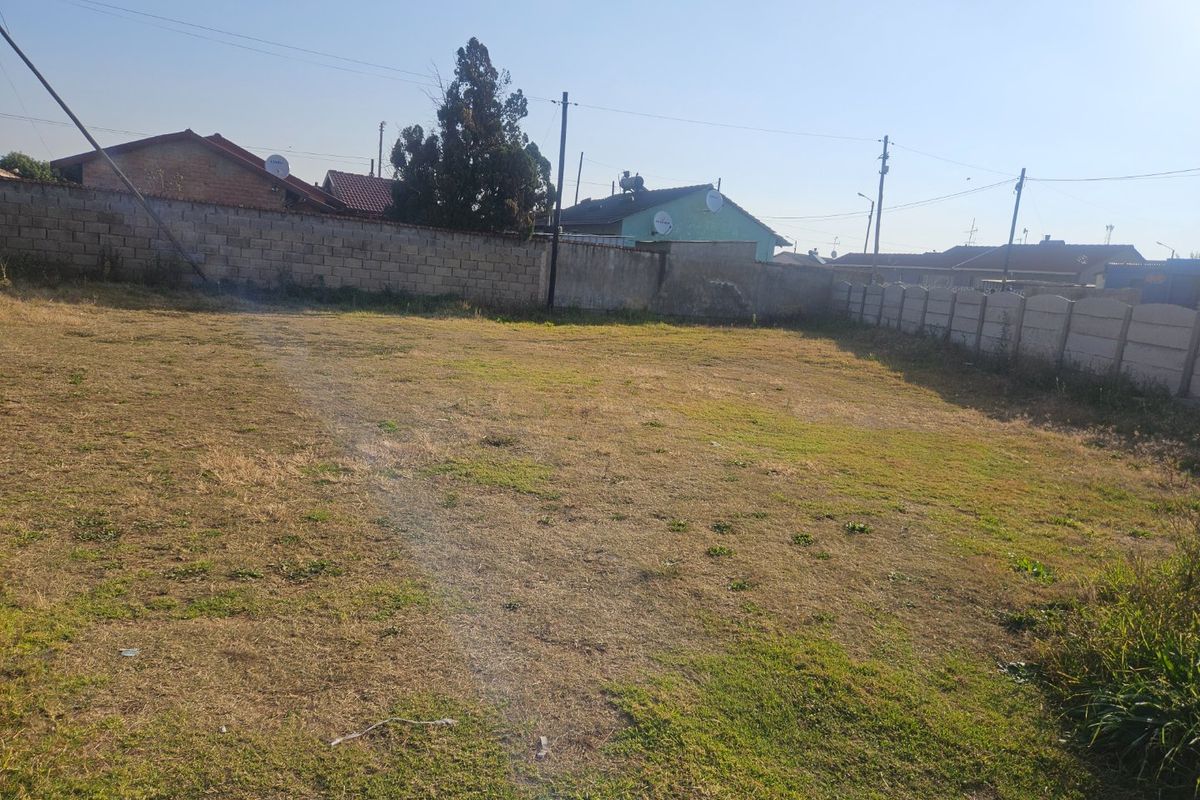 Vacant stand for sale - Photo 2