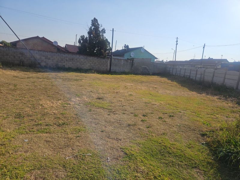 Vacant stand for sale - Photo 2